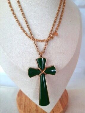 Avon Dark Green Cross Pendant On Gold Chain Necklace with Dark 24"